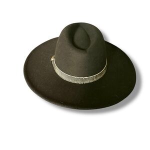 Charlie Paige Black Wide Brim Fedora Hat – Gold Silver Band – NWT